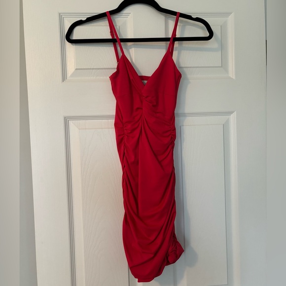 Oh Polly bodycon ruched dress - Picture 2 of 4